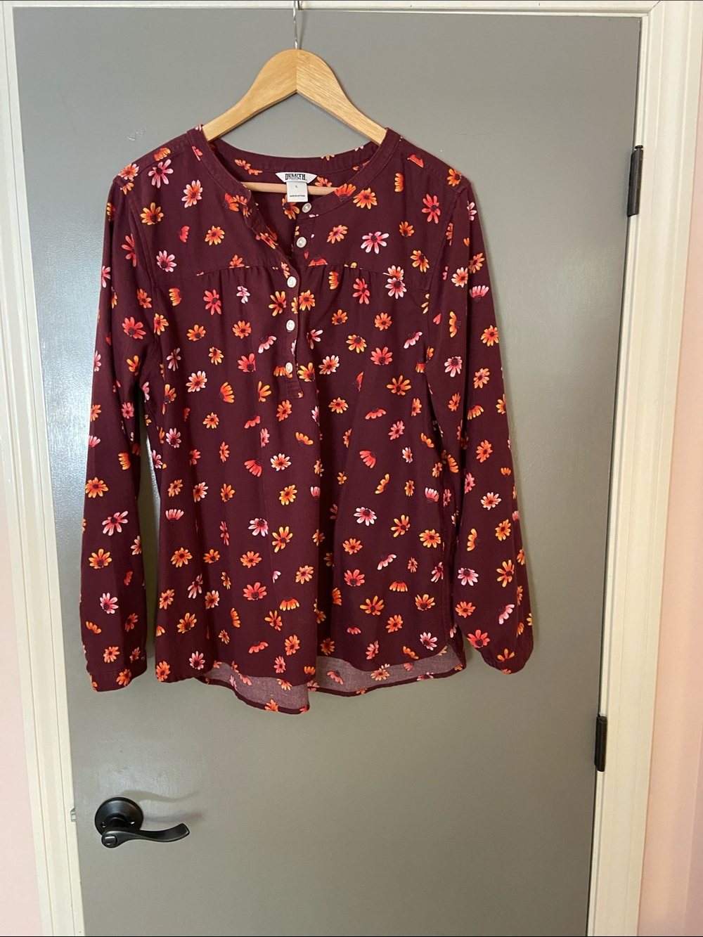 NWOT Duluth Trading Co Burgundy Long-Sleeve Floral Top, Size L